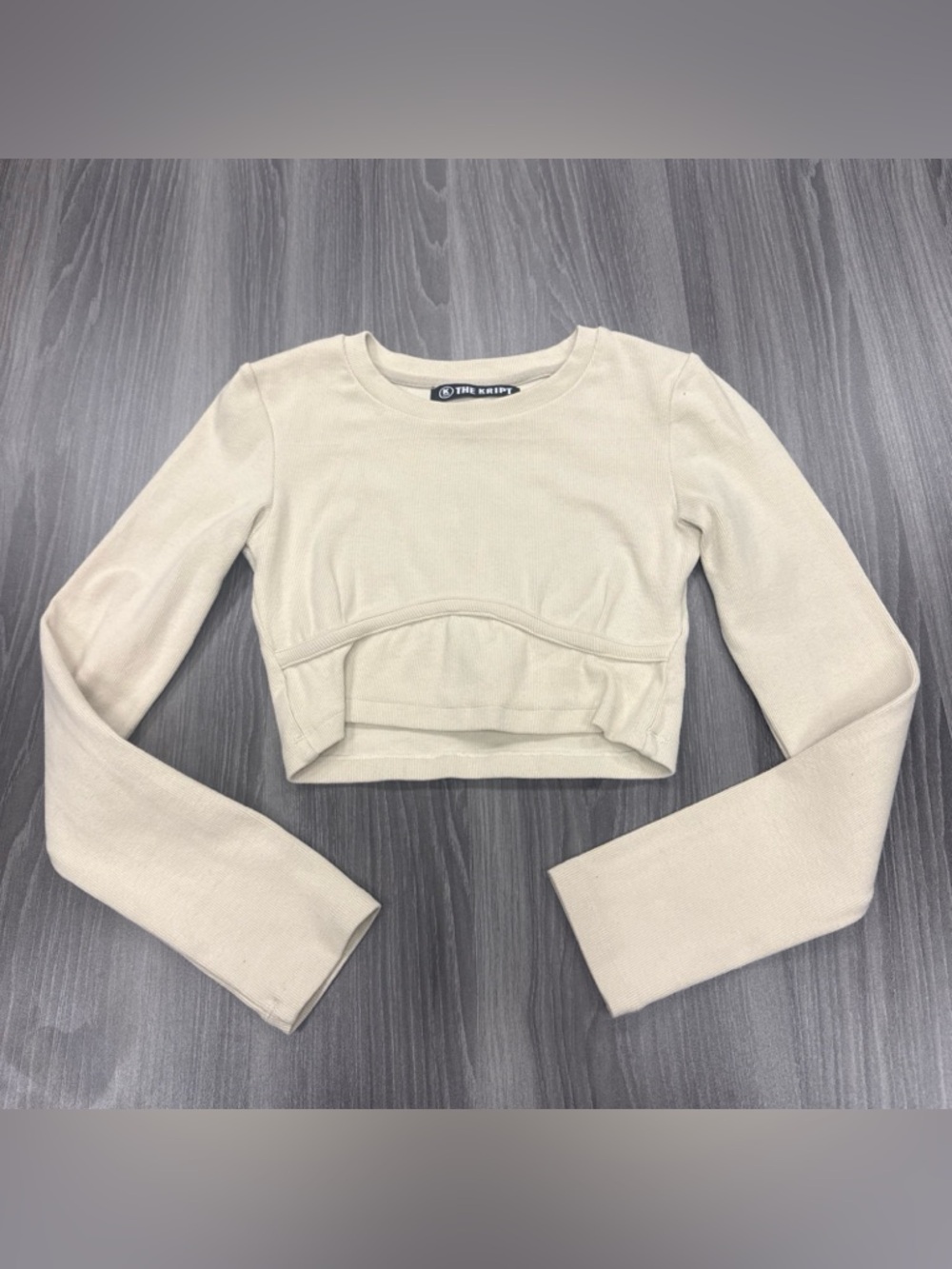 The Kript Beige Ribbed Long Sleeve Cropped Top Shirt Women’s Size Small